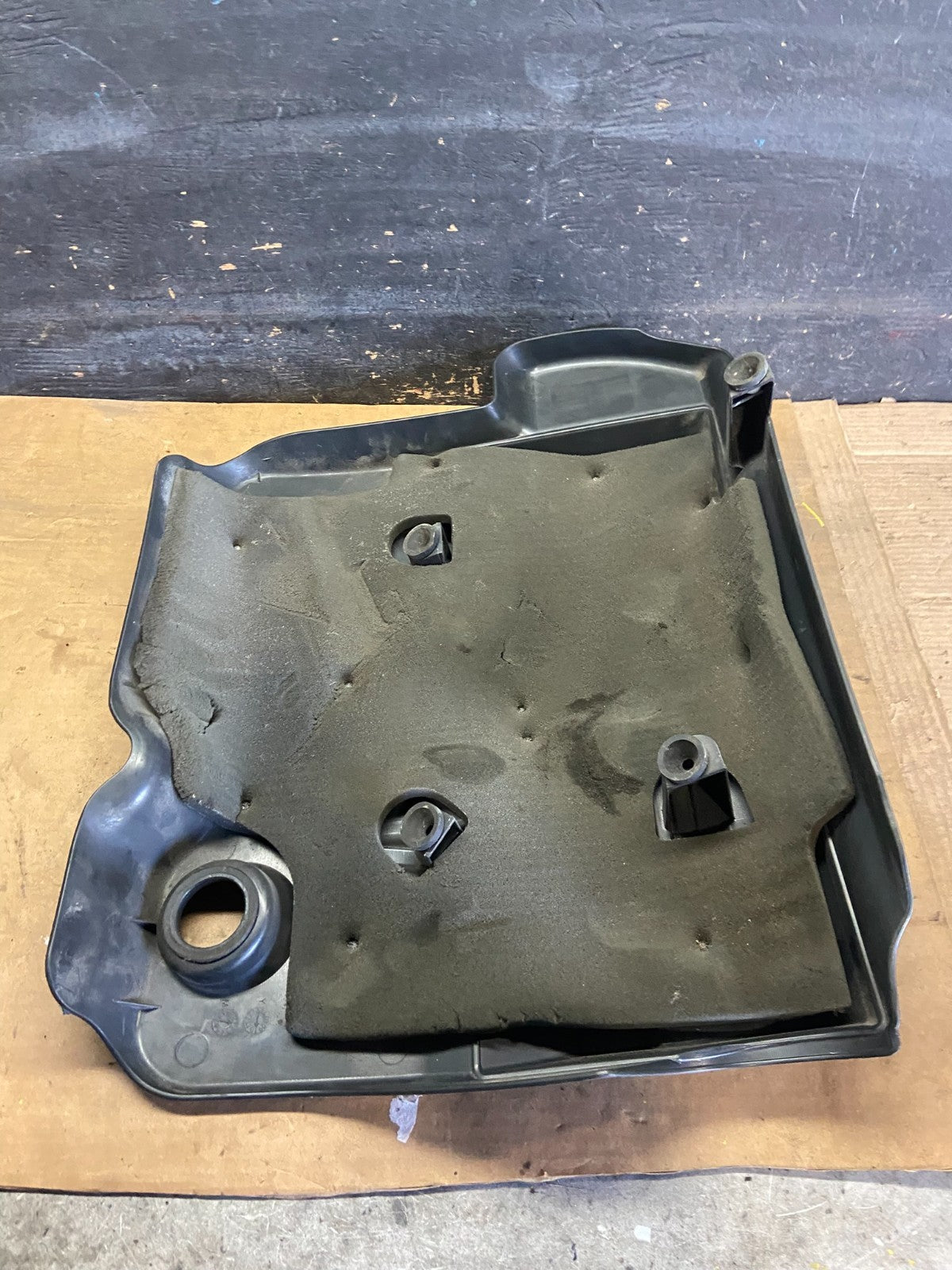 2010 to 2012 Chevrolet Equinox V6 VVT Plastic Engine Cover Shield r0273 DG7