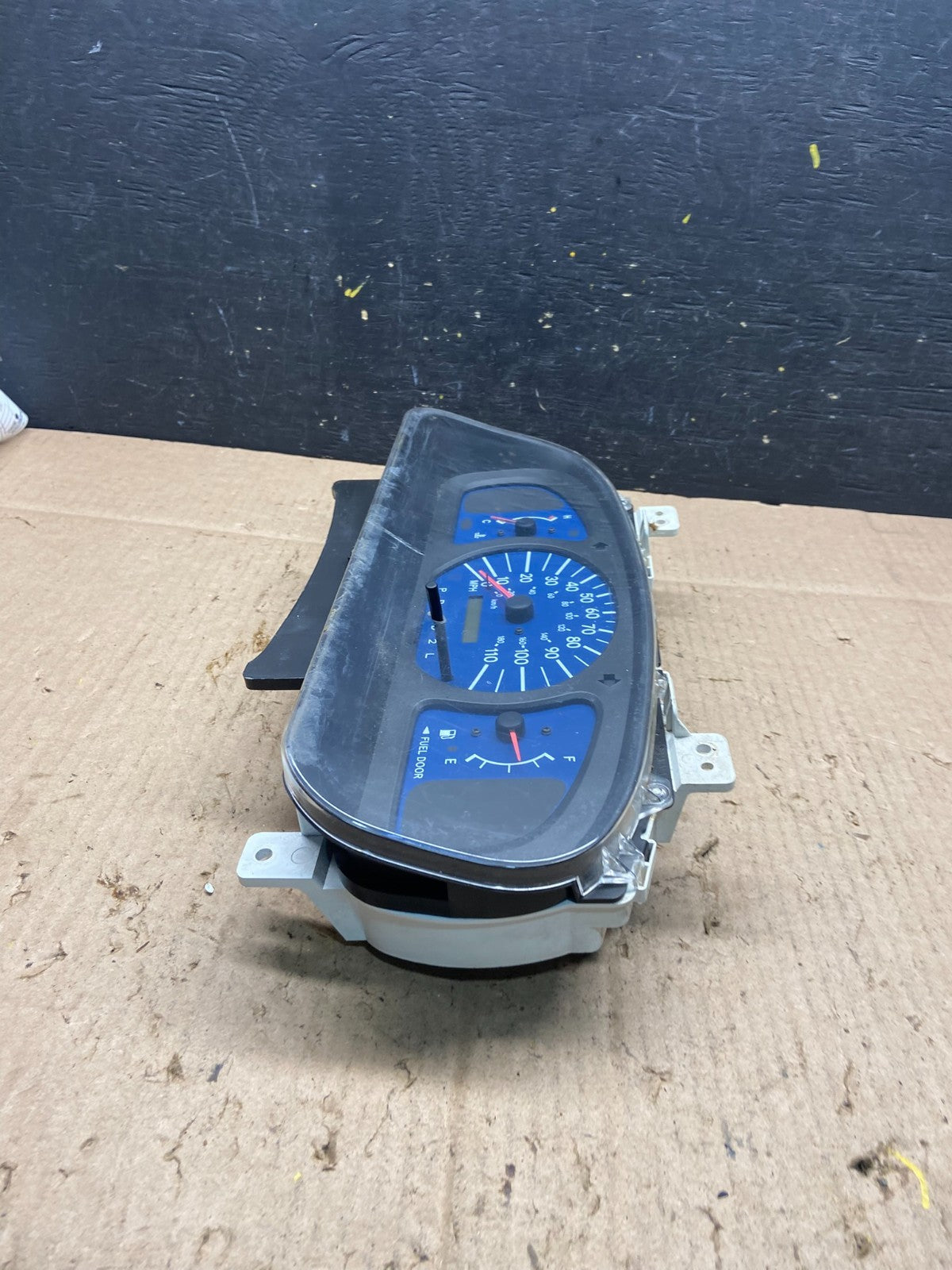 2001 2002 2003 Toyota Sienna Speedometer Cluster Gauge Q0933 DG2