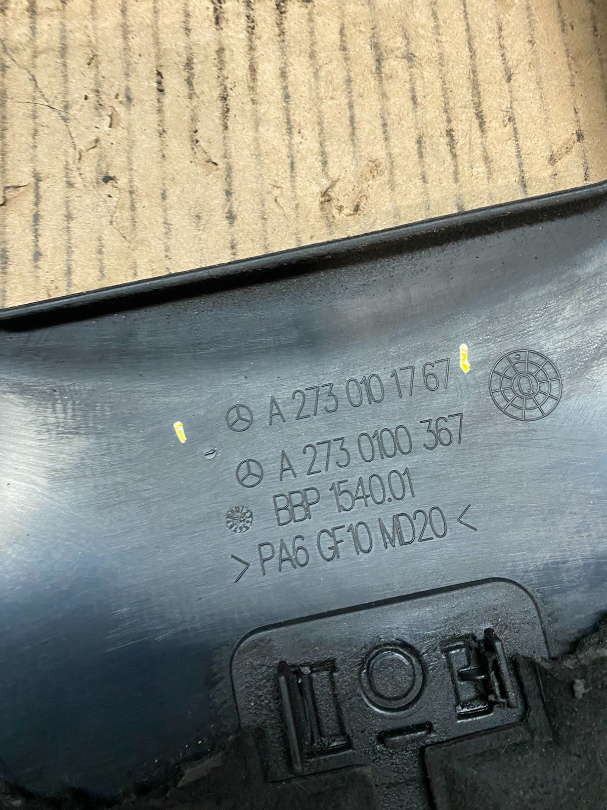 2007 to 2009 Mercedes-Benz E350 Engine Air Intake Cover Cleaner Box OEM W5621 DG8