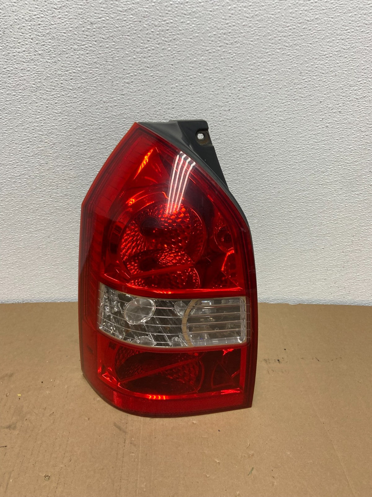 2005 to 2009 Hyundai Tucson Left Driver Lh Side Tail Light Oem AB6353 DW0