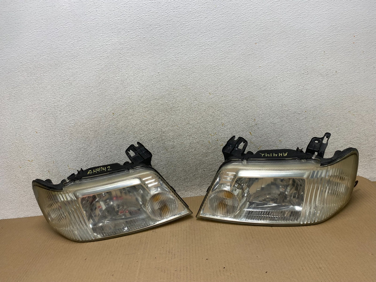 2005 to 2007 Mercury Mariner Left+Right Side Halogen Headlights AJ2371 DW0