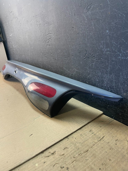 2000 to 2002 Ford Taurus Trunk Rear Center Lid Tail Light Panel AD5696 DW1