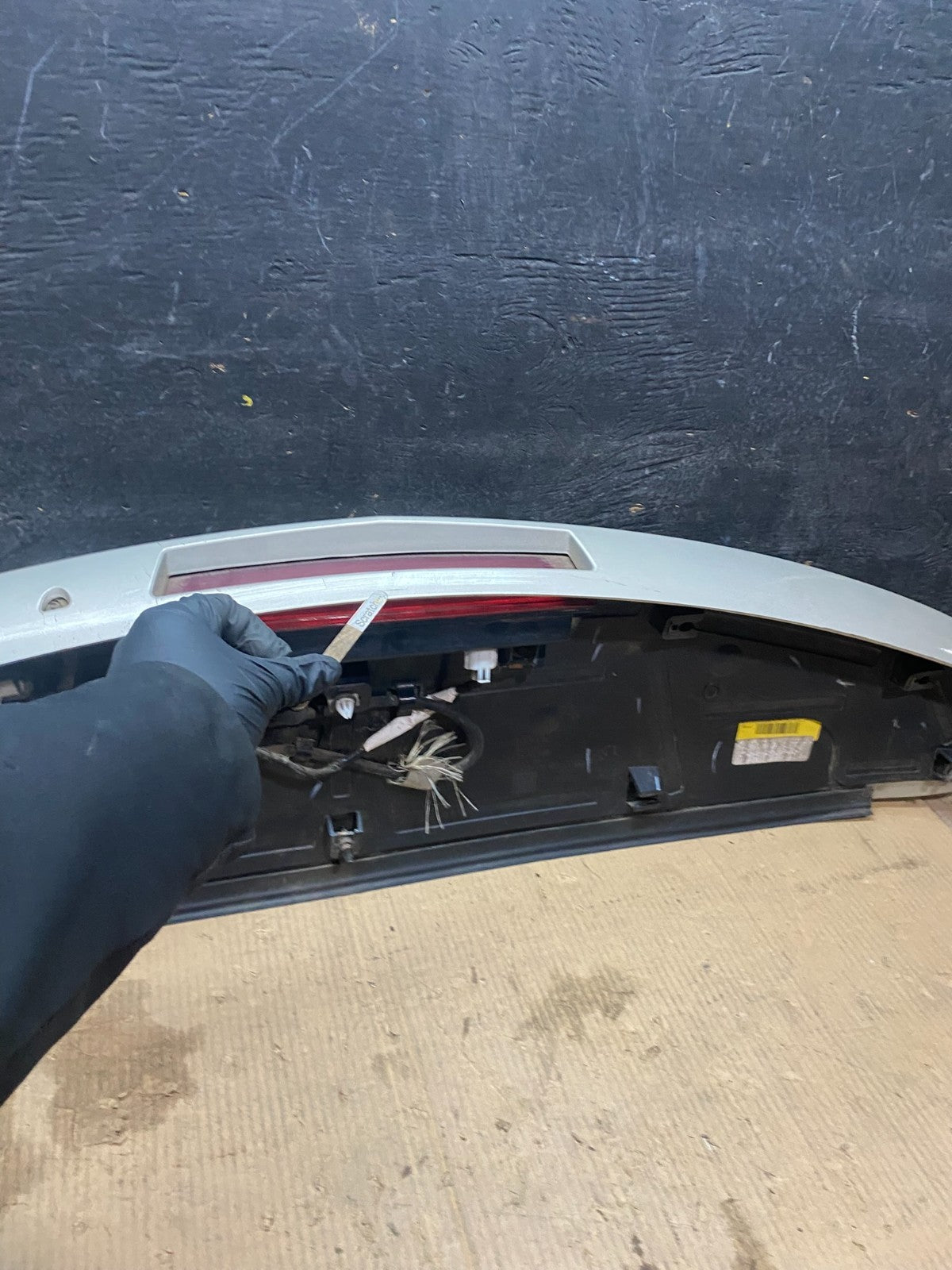 2013 to 2017 Chevrolet Traverse Rear Trunk Spoiler Wing Third Brake X3305 DG12