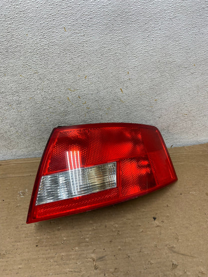 2003 to 2006 Audi A4 Cabrio Convertible Right Passenger Tail Light AH8412 LK0