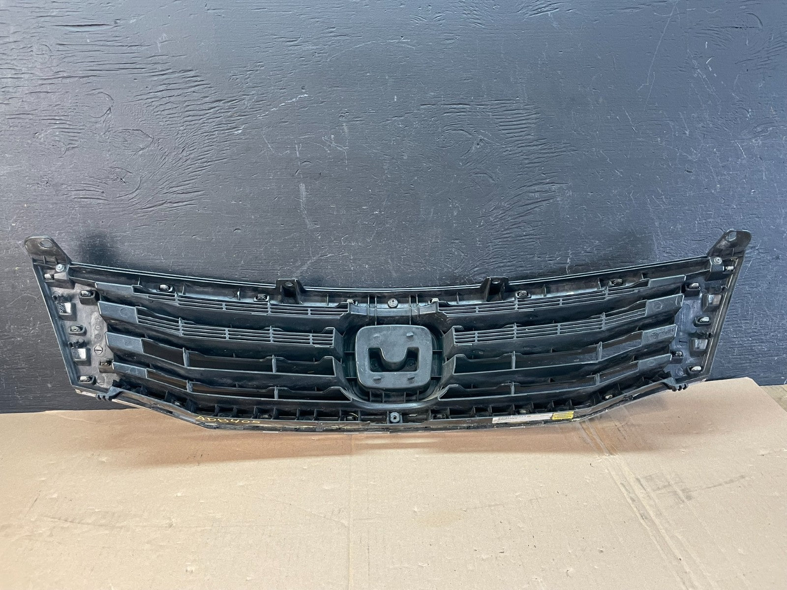 2008-10 Honda Accord Sedan Front upper radiator center grille Aftrmrkt AD8405 DG3