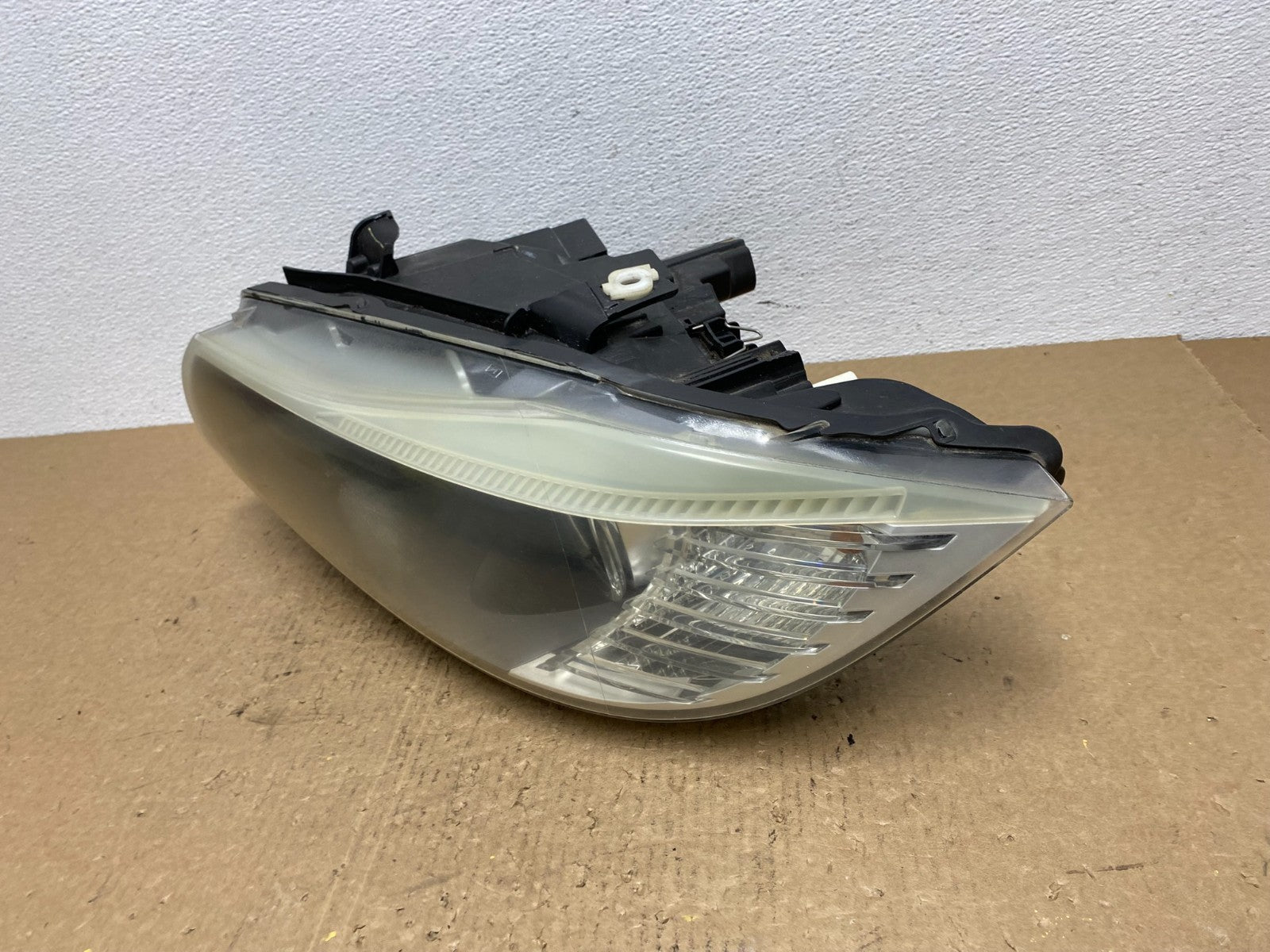 2009-2011 Bmw 3 Series 328i 4/D Sedan Left Driver Headlight Halogen OEM AC15601