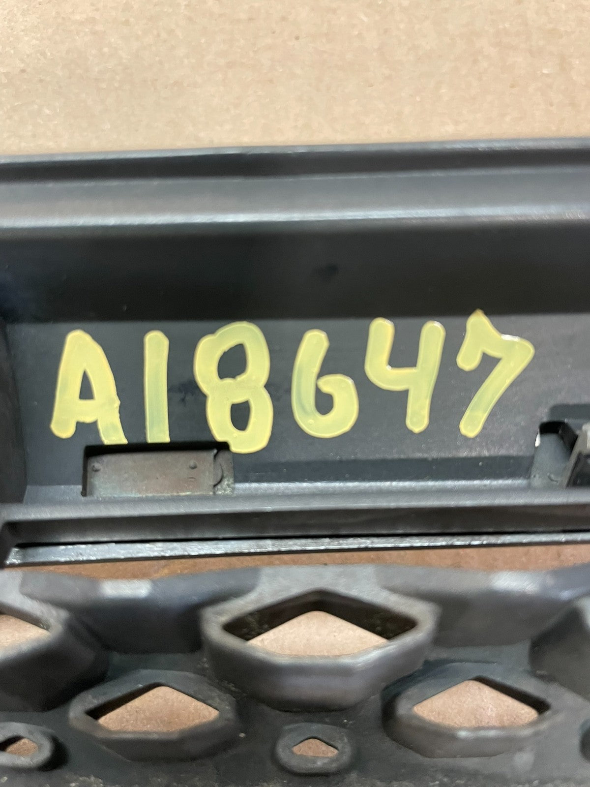 2003 to 2008 Toyota Corolla Front Upper Grill Grille ai8647 DG5
