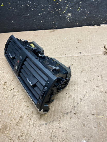 2007 to 2013 BMW X5 X6 Center Console Dash Air Vent OEM Y7904 DG2