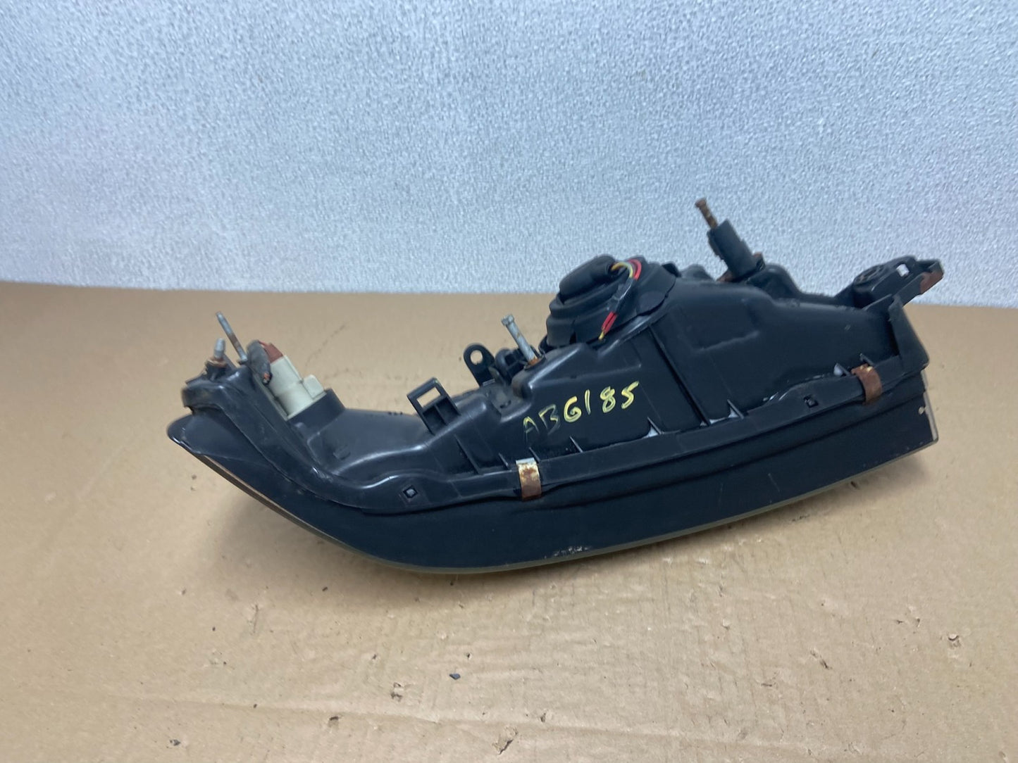 1995-1996 Subaru Legacy Outback Left Driver LH Side Headlight AB6185 DW5
