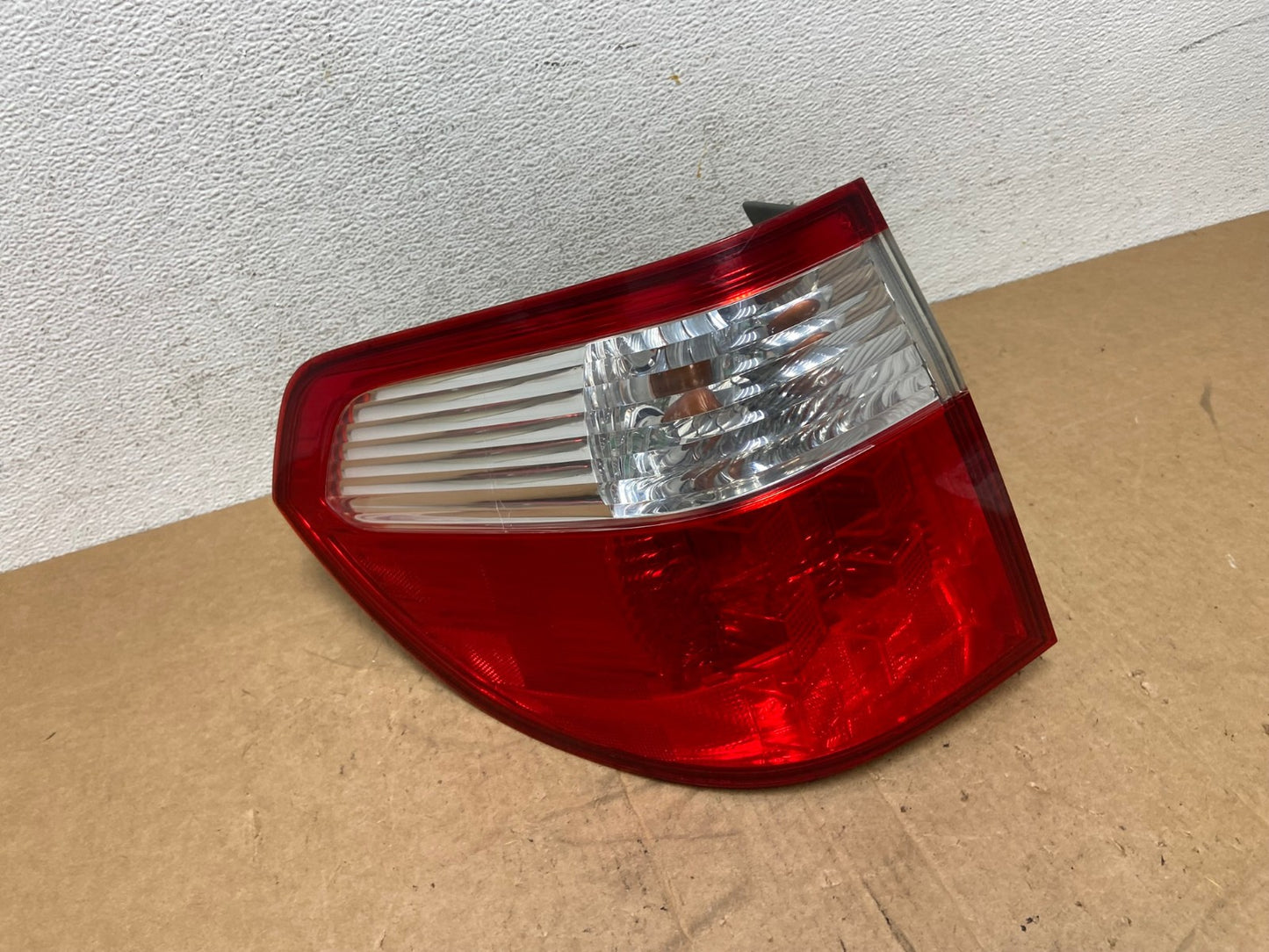 2005 2006 2007 Honda Odyssey Left Driver LH Side Tail Light AD6346 LK0