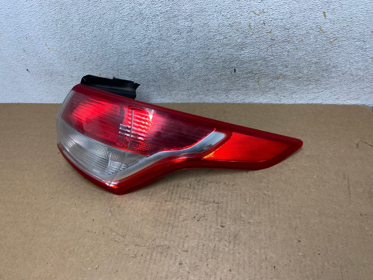 2013 to 2016 Ford Escape Right Passenger RH Side Tail Light AI3427 LK1