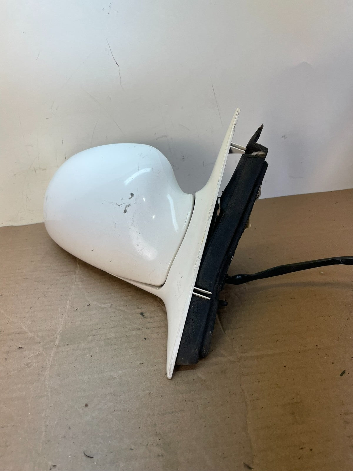 2000 - 2005 Buick LeSabre Right Passenger RH Side Door View Mirror AG9884 DW1