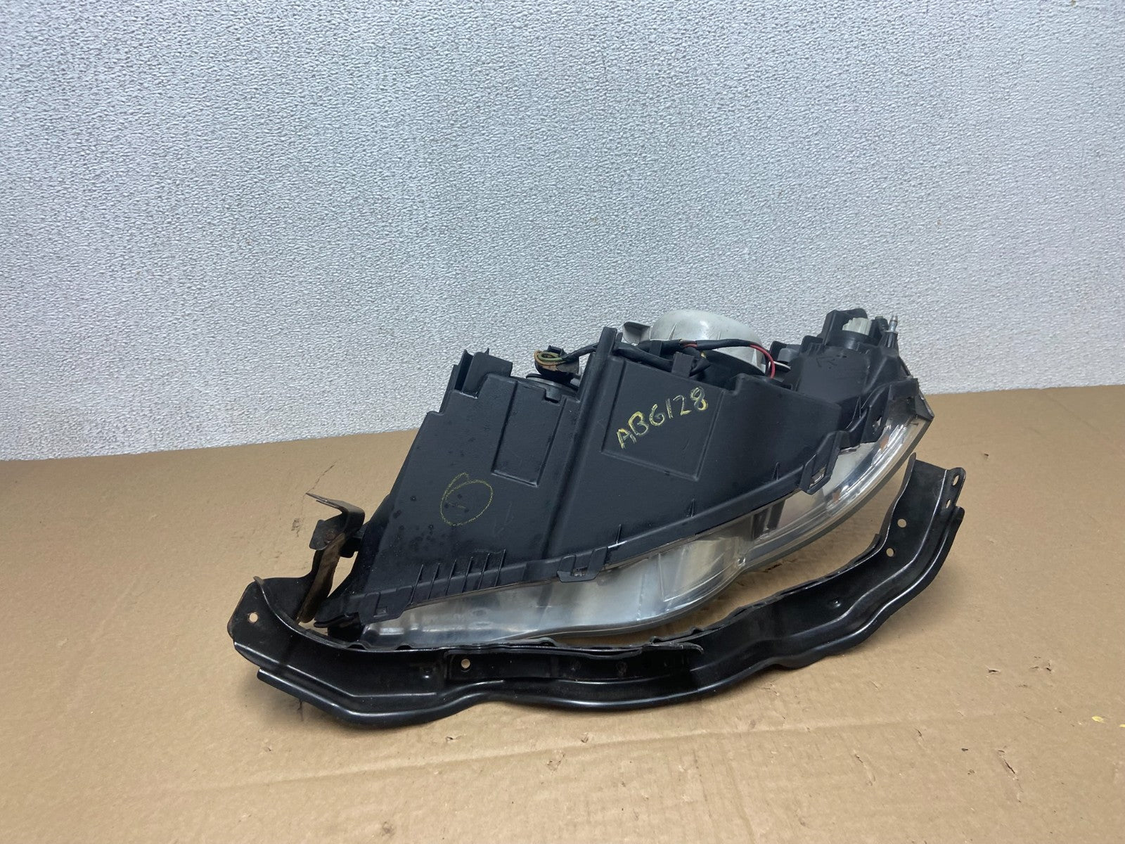 2006 to 2007 Subaru Legacy Right Passenger RH Side Headlight AB6128 DW7