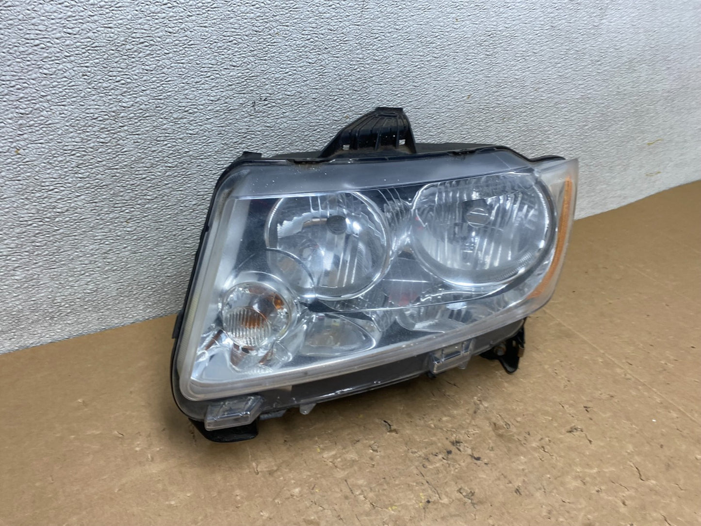 2011 to 2013 Jeep Grand Cherokee Halogen Left Driver Lh Headlight Oem V5534 DW2
