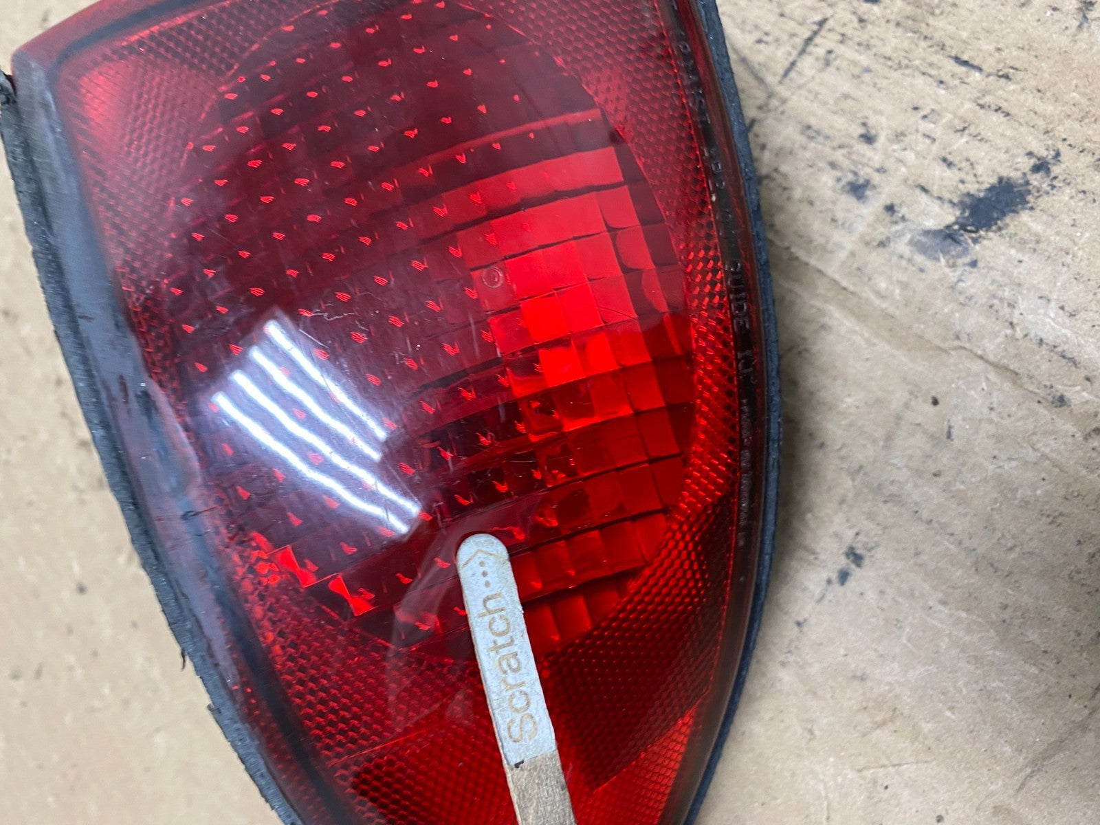 2000 to 2002 Chevrolet Cavalier Right Passenger Side Tail Light S1888 DW3