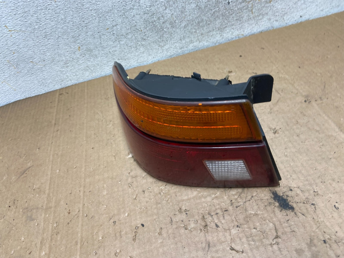 1993 - 1996 Ford Escort Left Driver LH Side Tail Light AI9159 LK1