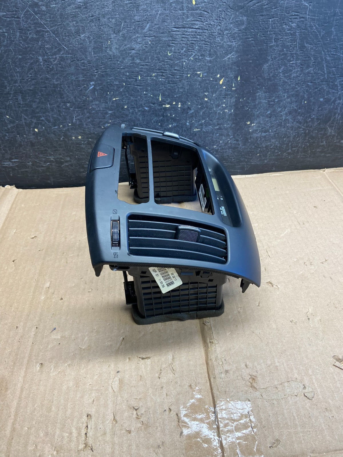 2007-2010 Hyundai Elantra Radio Heat AC Climate Control Air Vent Bezel AH5641 DG2