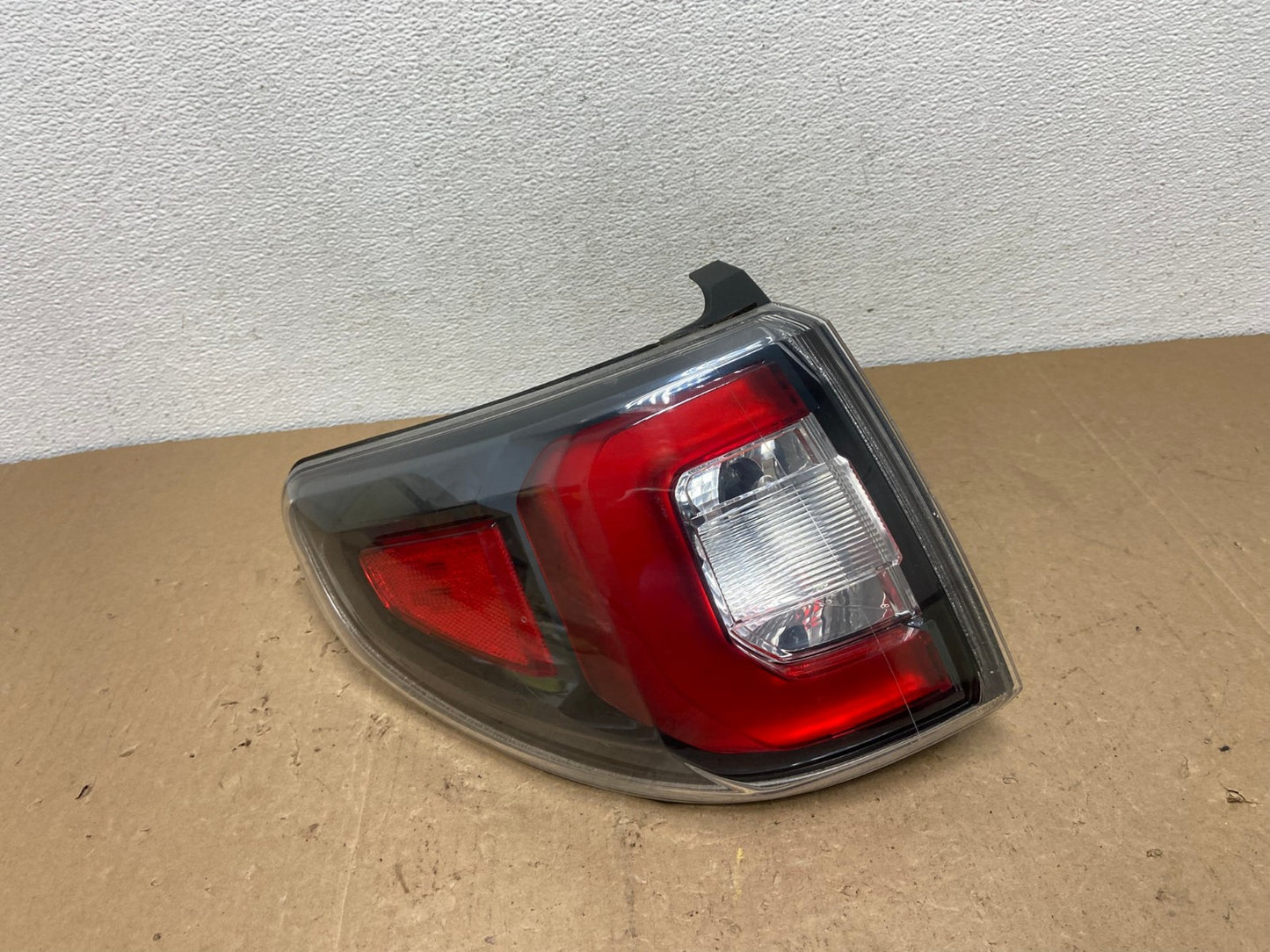 2013 to 2016 GMC Acadia Left Driver LH Side Tail Light AC5964 LK0