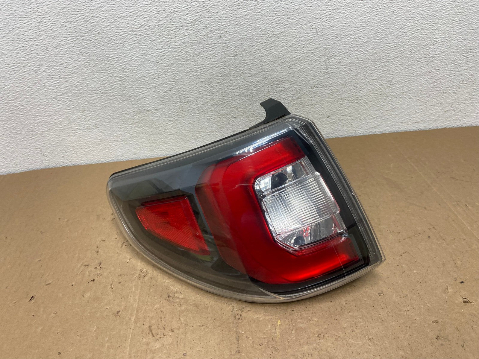2013 to 2016 GMC Acadia Left Driver LH Side Tail Light AC5964 LK0