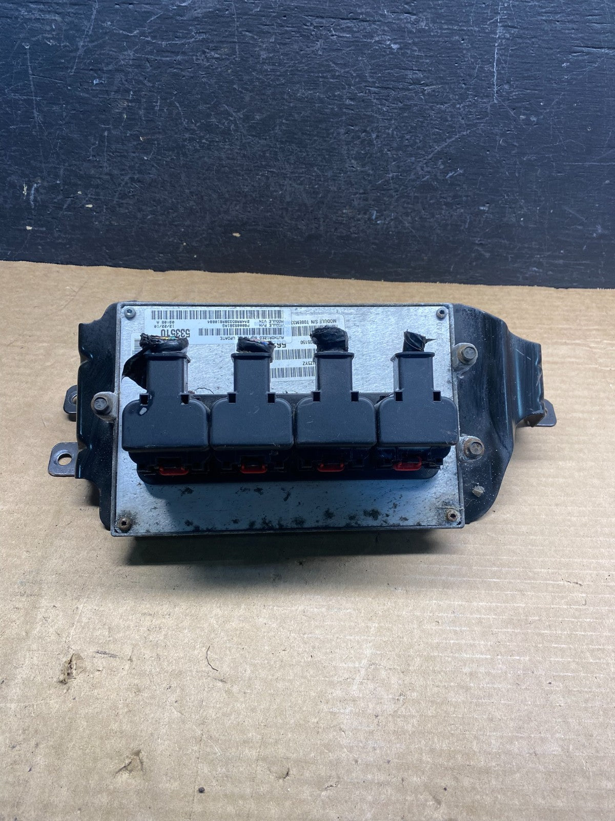 2011 Dodge Grand Caravan Town & Country ECU Engine Computer AD9810 DG0