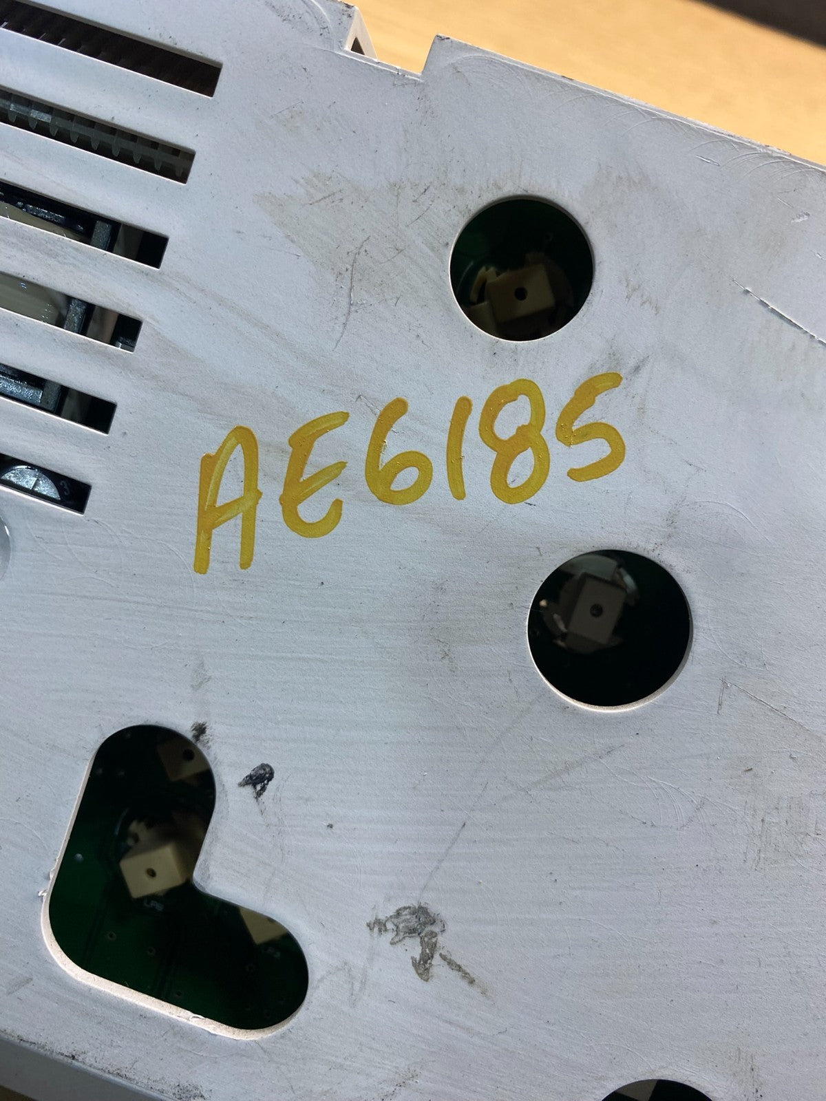 1998 to 2002 Lincoln Town Car Speedometer Gauge Cluster AE6185 DG6