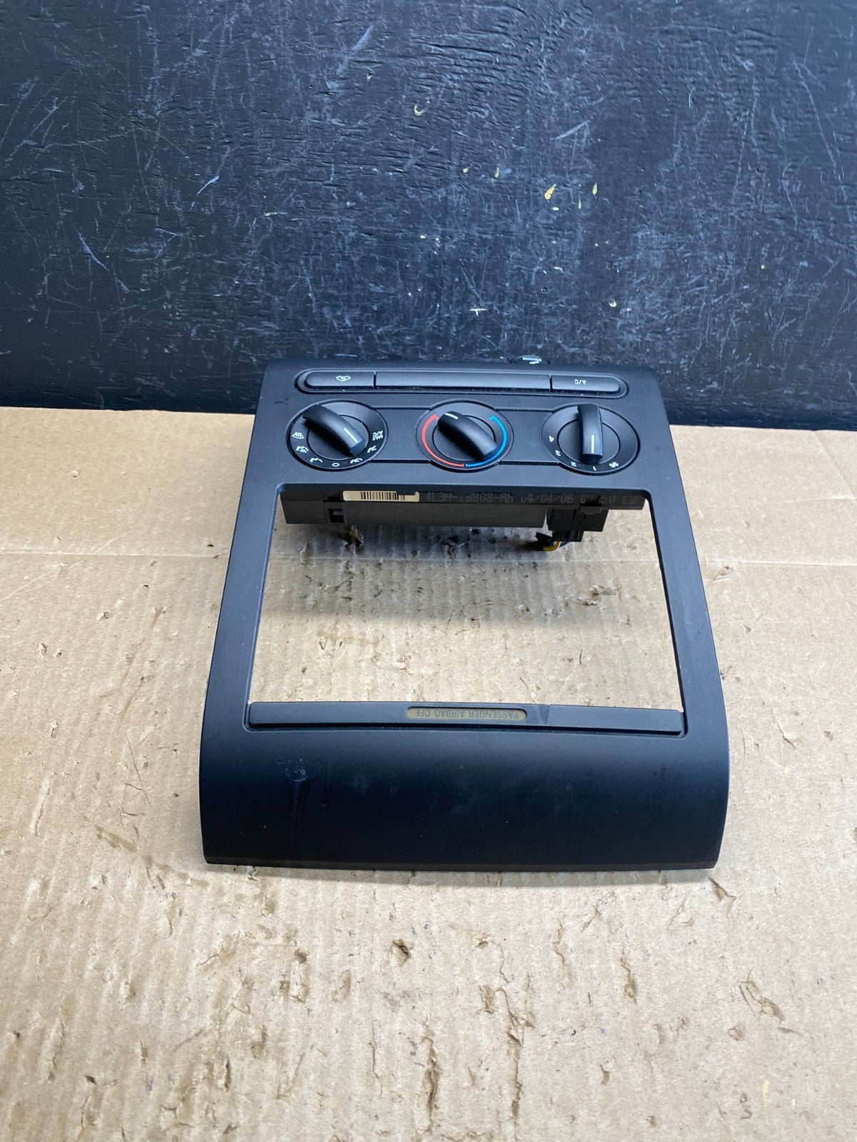 2004 to 2008 Ford F150 Radio Climate Dash Bezel Surround Black AC9166 DG4