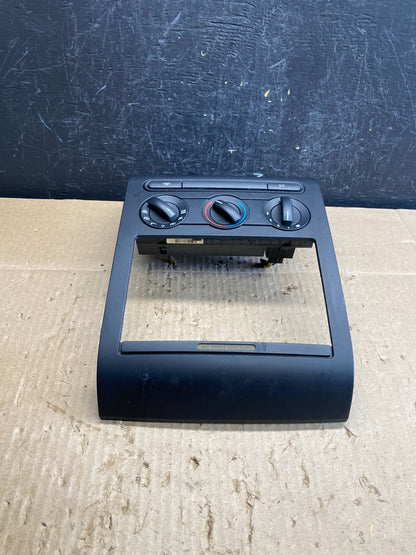 2004 to 2008 Ford F150 Radio Climate Dash Bezel Surround Black AC9166 DG4