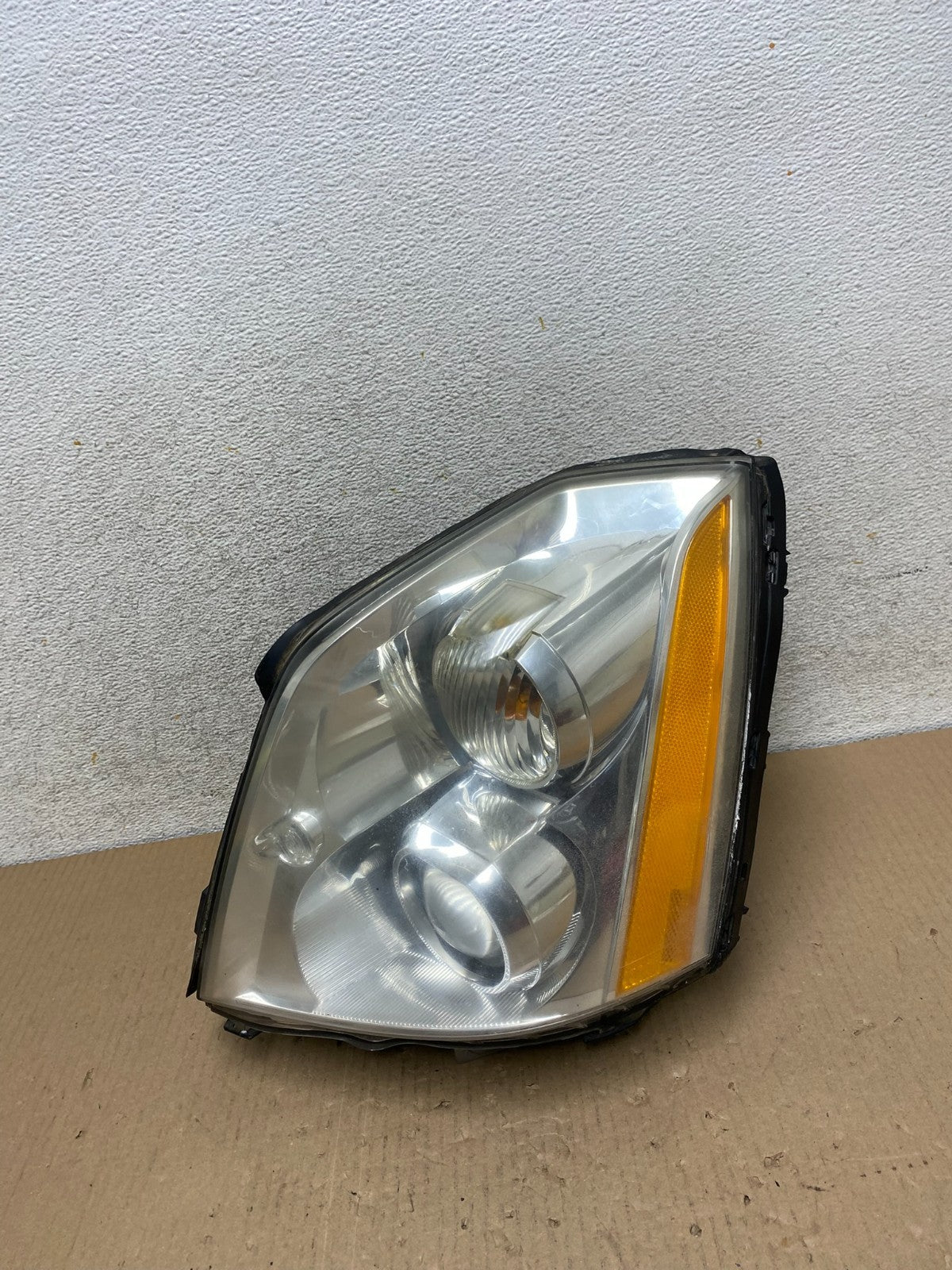 2006 to 2011 Cadillac DTS Left Driver Lh Xenon Hid Headlight AJ2539 DW0