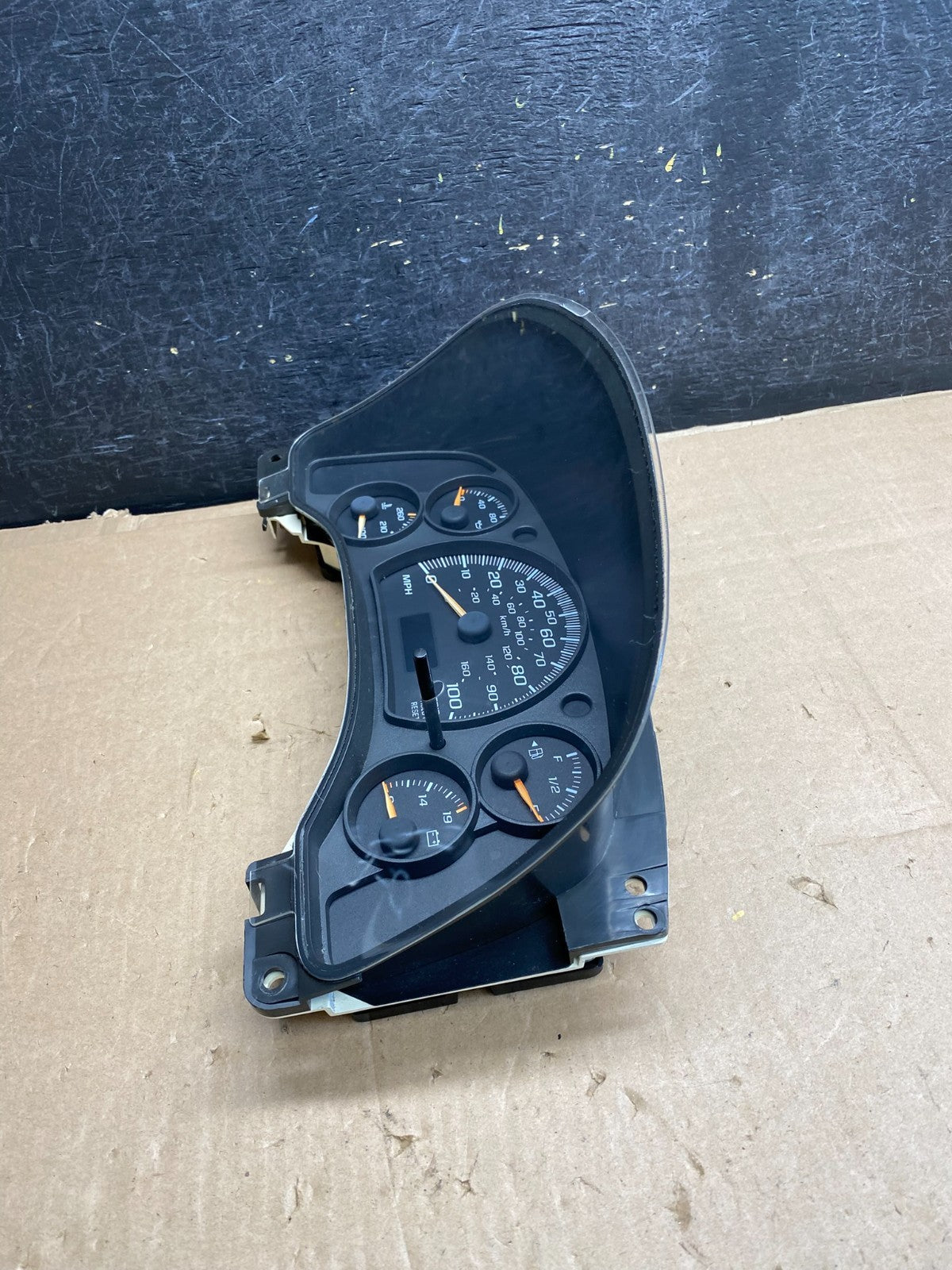 2003 to 2007 Chevrolet Express Speedometer Cluster Gauge ai3068 DG2