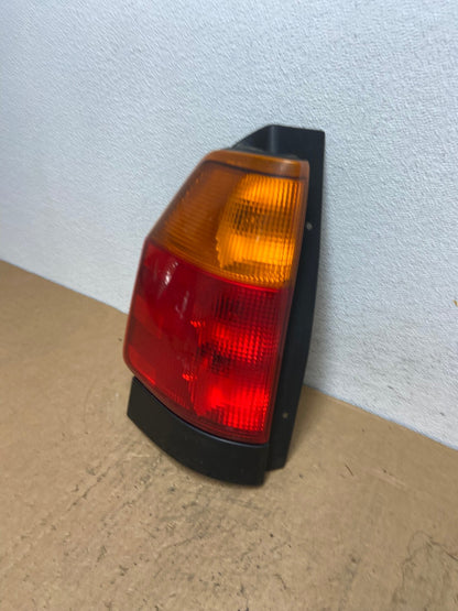 2002 to 2009 Gmc Envoy Left Driver Lh Side Tail Light AD1005 LK1