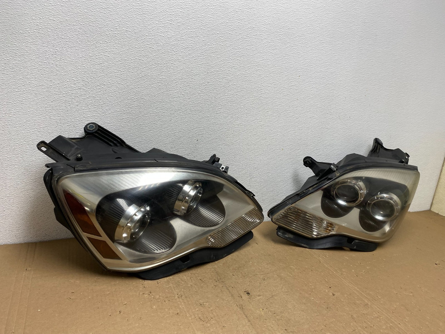 2007 to 2012 Gmc Acadia Halogen Headlights Left+Right Side AC5975 DW2