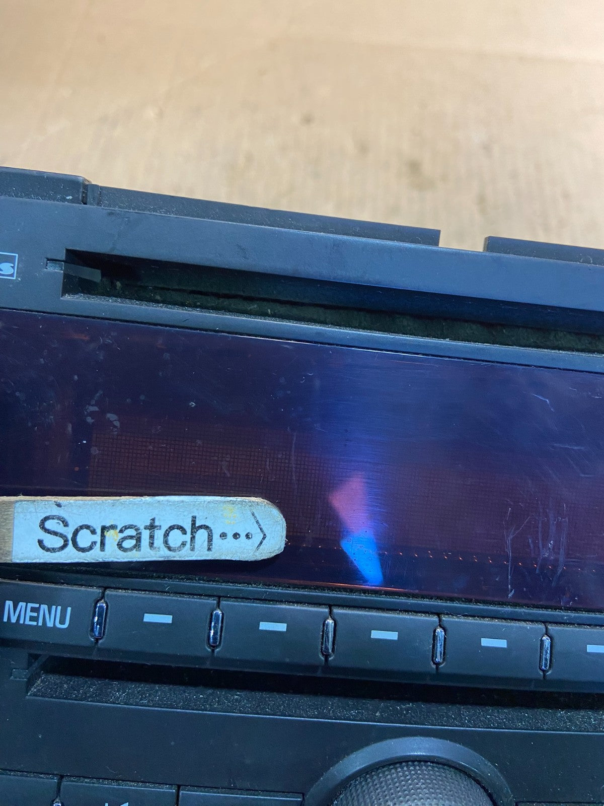 2010 to 2012 GMC Acadia Radio AM/FM CD Player Radio Z0744 DG1