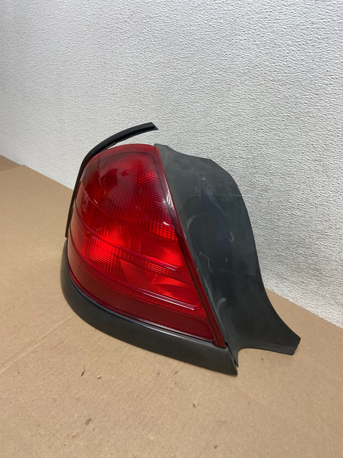 2003 - 2011 Ford Crown Victoria Left Driver Lh Side Tail Light AG6616 DW1