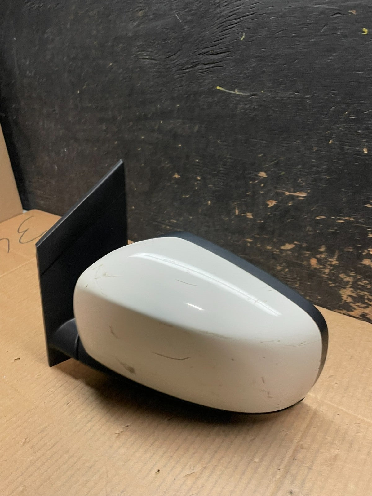 2009 to 2014 Volkswagen Routan Left Driver LH View Door Mirror Y1668 MS1