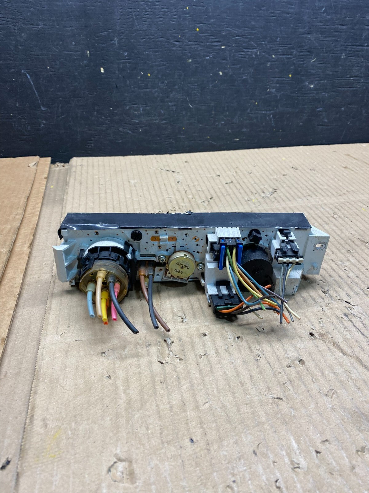 2001 - 2007 GMC Chevrolet Express 1500 Climate Control A/C L0616 DG4