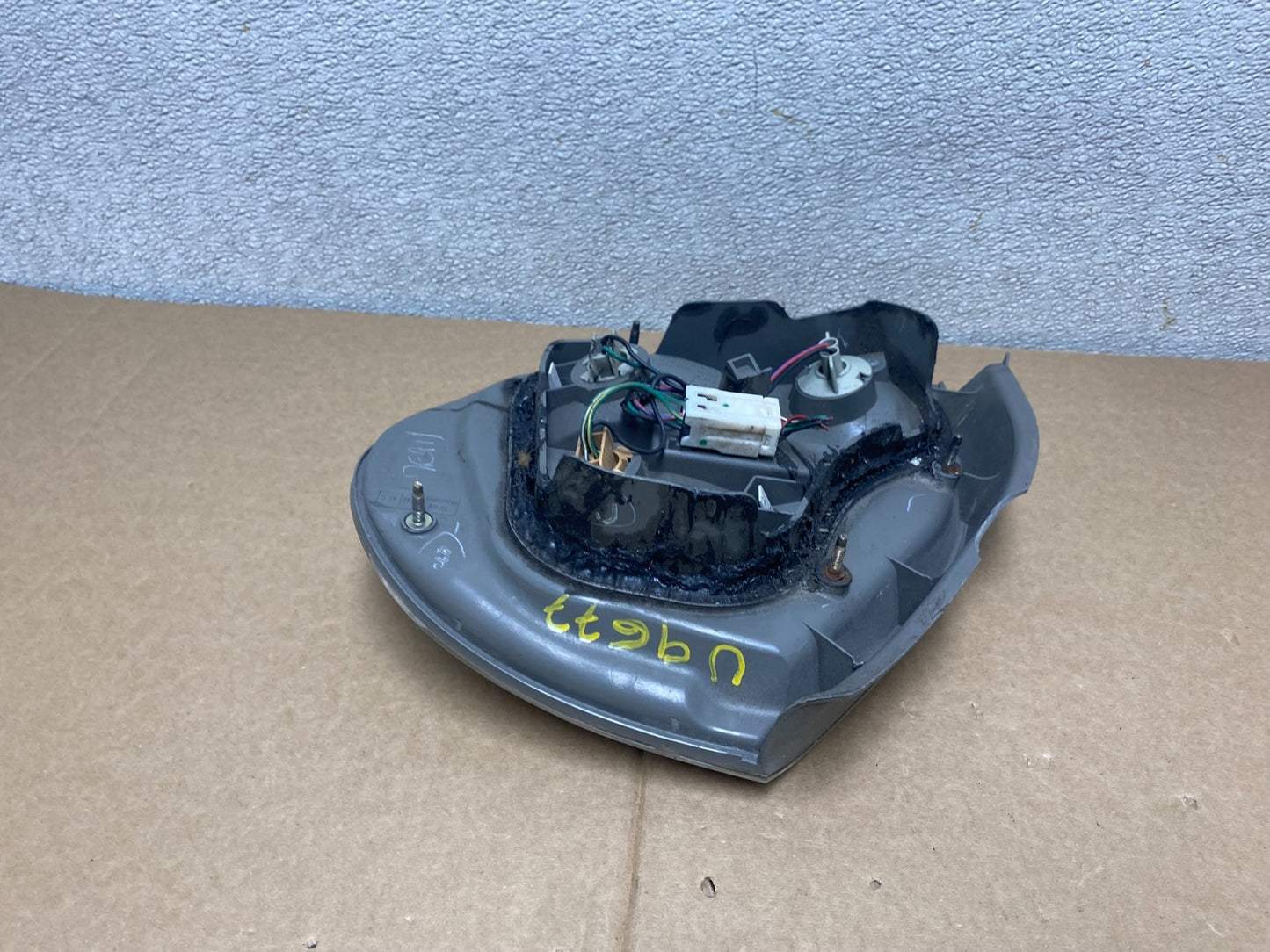 2002 2003 Nissan Maxima Left Driver Lh Side Tail Light U9677 DW6