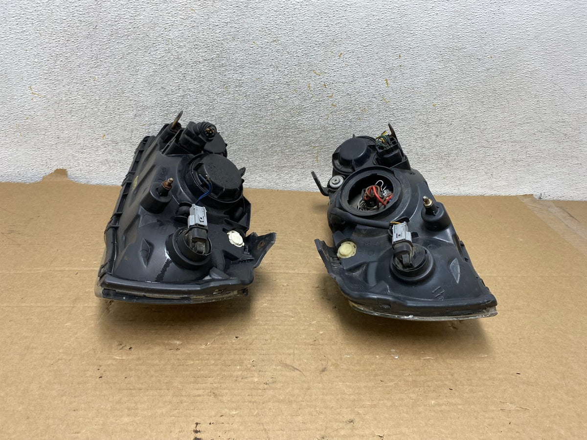 2004 2005 2006 Hyundai Elantra Left+Right Set Halogen Headlights AH7894 DW8