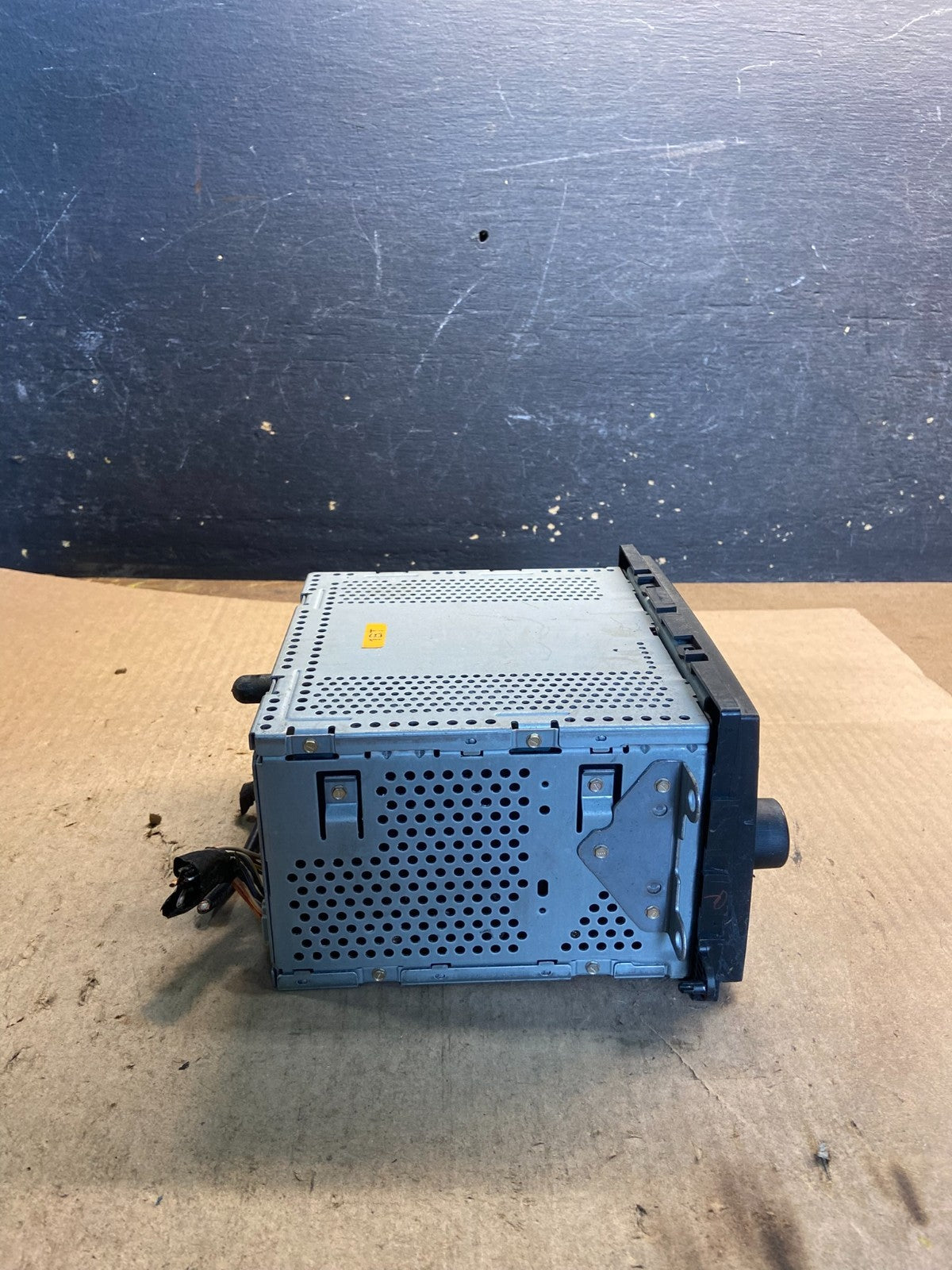 2007 Ford Expedition AM/FM Radio CD Player MP3 6-Disc OEM z8757 DG2