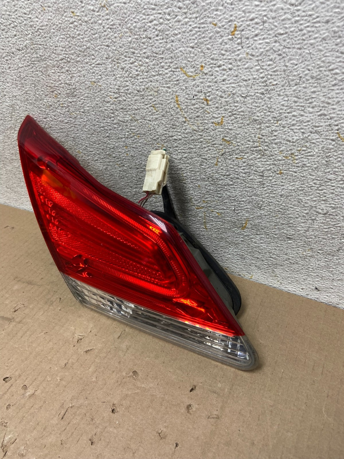 2011 to 2012 Toyota Avalon Left Driver Side Tail Light Inner AI9674 LK1