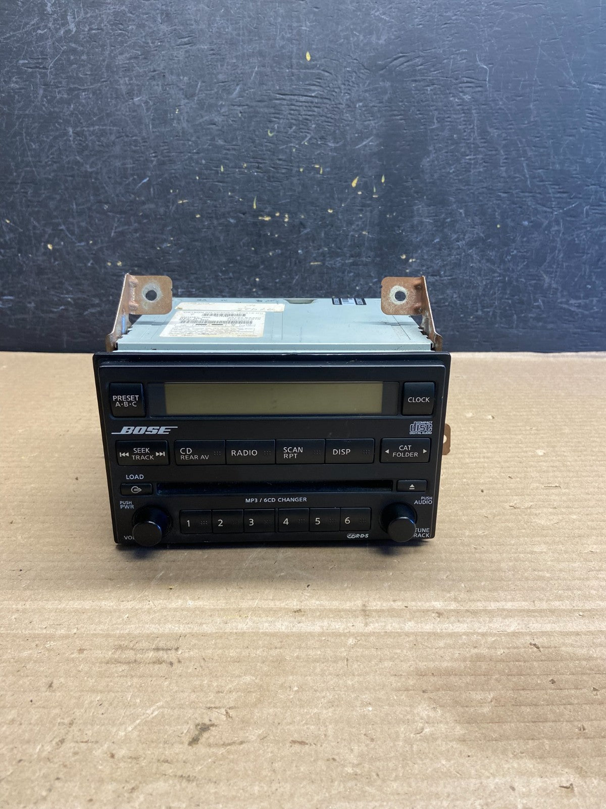 2005 2006 2007 Nissan Pathfinder Am Fm Cd Player Radio Receiver AH1511 DG0