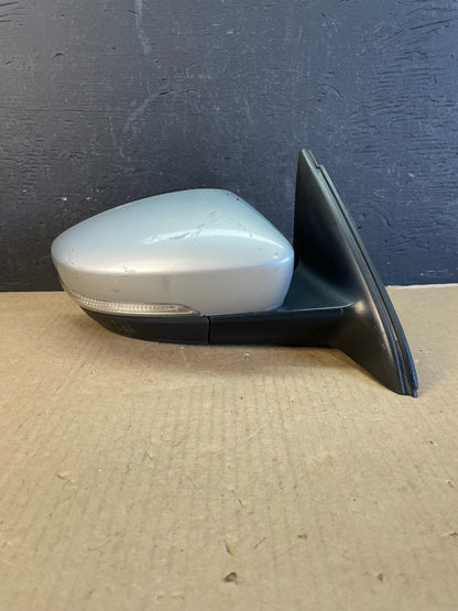 2011-2016 Volkswagen Jetta Sedan Right Passenger Side View Door Mirror AD5602 DW0