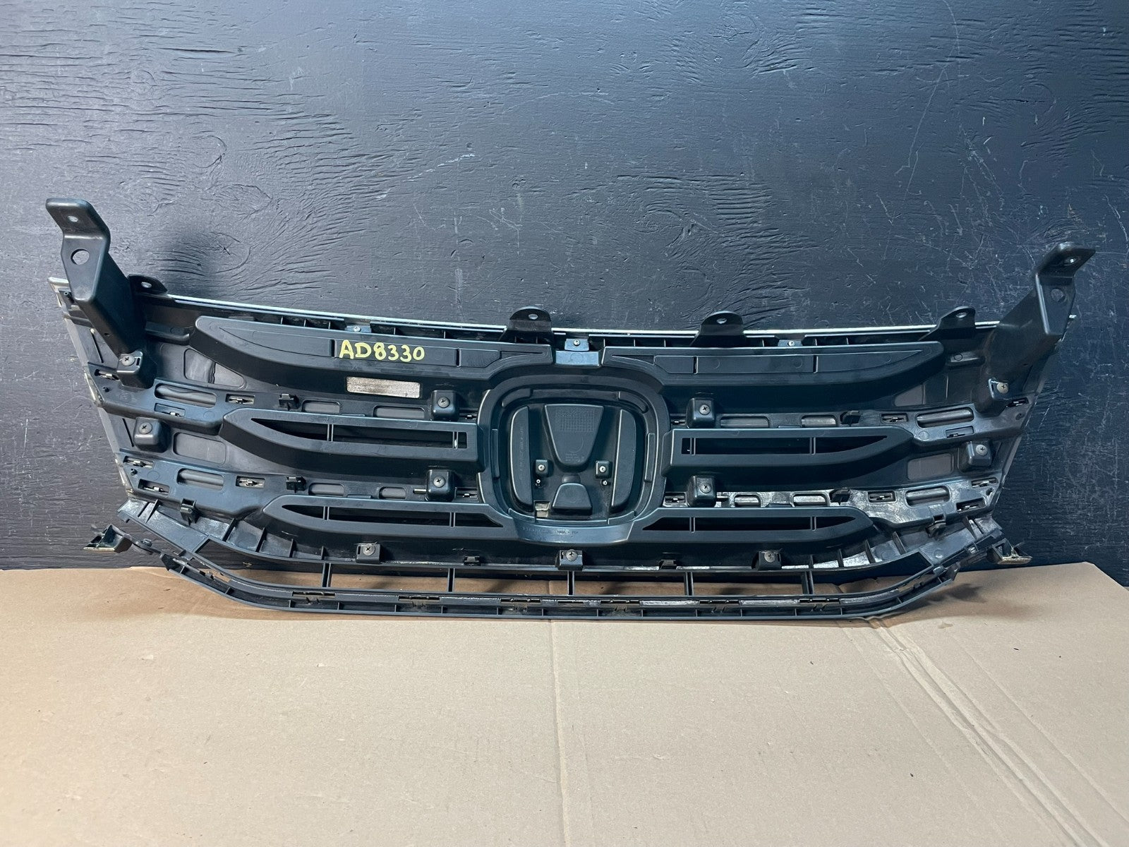 2011 to 2013 Honda Odyssey Front Upper Grille Grill AD8330 DG3