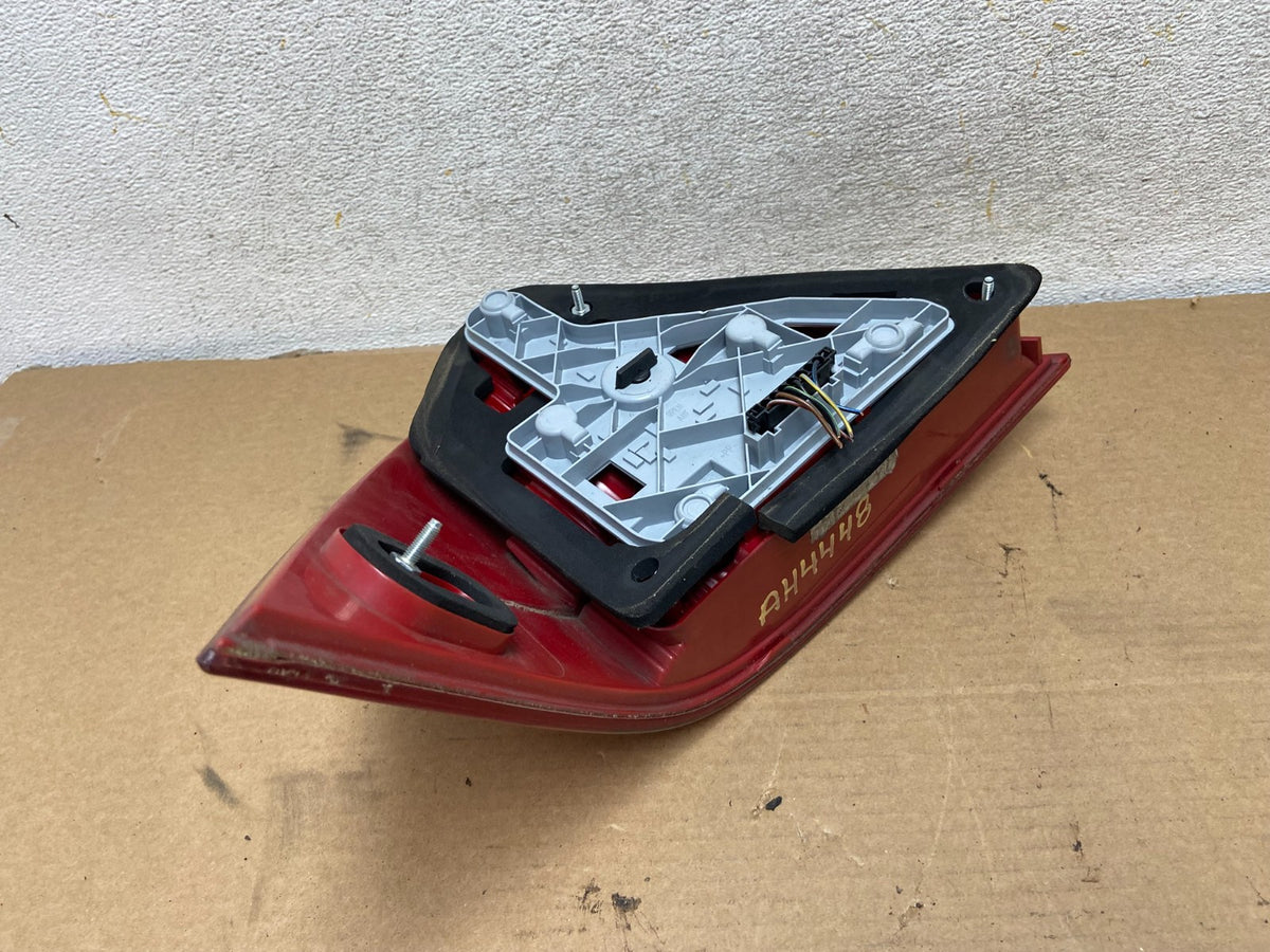 2005-2007 Mercedes-Benz C230 W203 C-Class Right Passenger Tail Light AH4448 DW5