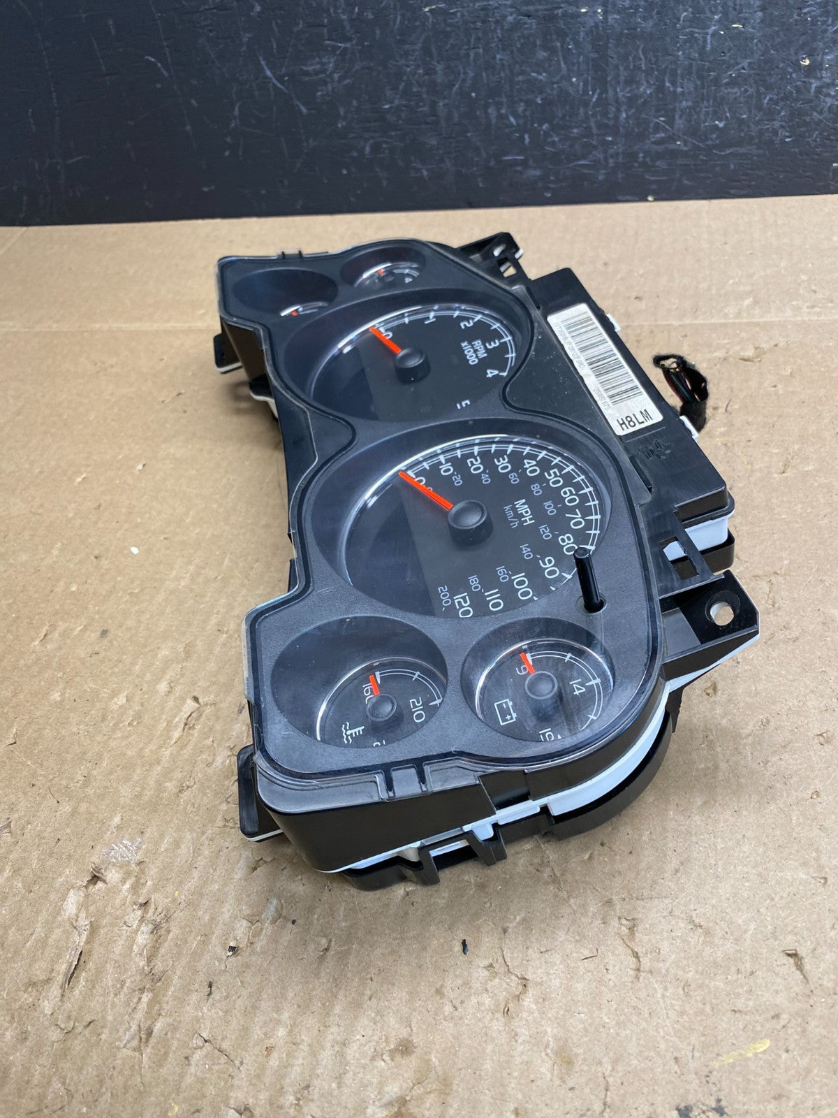 2007 to 2013 Chevrolet Silverado Suburban Cluster Gauge Speedometer OE ac6517 DG2