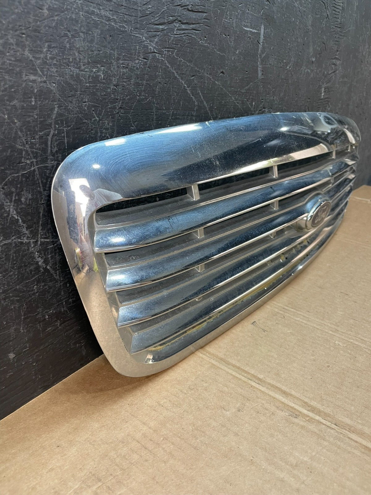 2003 to 2011 Ford Crown Victoria Front Upper Grille Grill Chrome AC2069 DG2