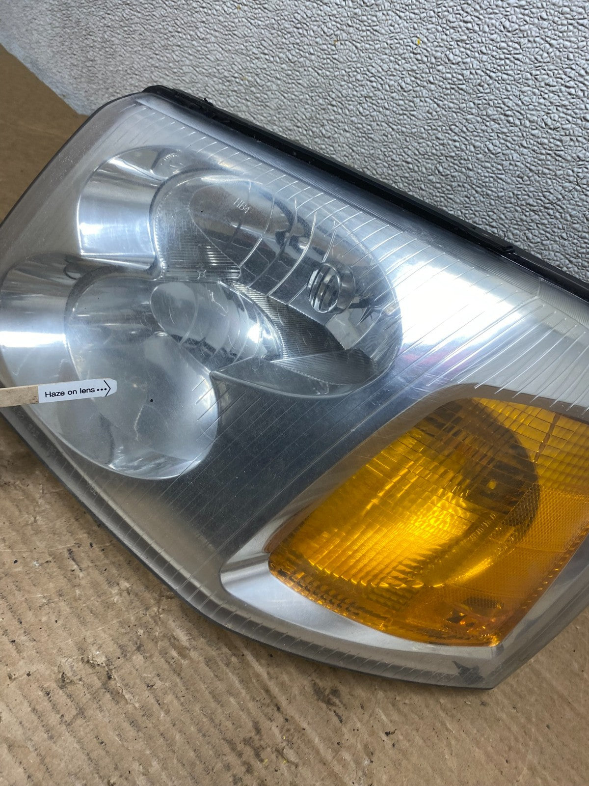 2002 to 2009 Gmc Envoy Left Driver Lh Side Headlight Halogen Oem Z1552 PS4