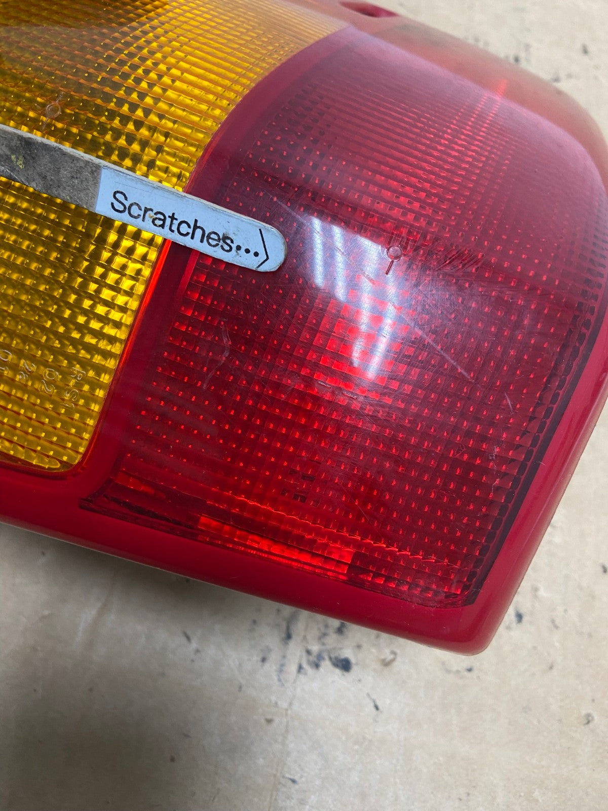 1999 - 2004 Jeep Grand Cherokee WJ Left Driver Lh Tail Light AD4804 LK3