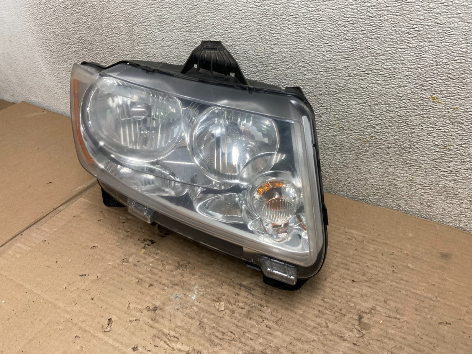 2011-2013 Jeep Grand Cherokee Right Passenger Halogen Headlight AA9550 DW1