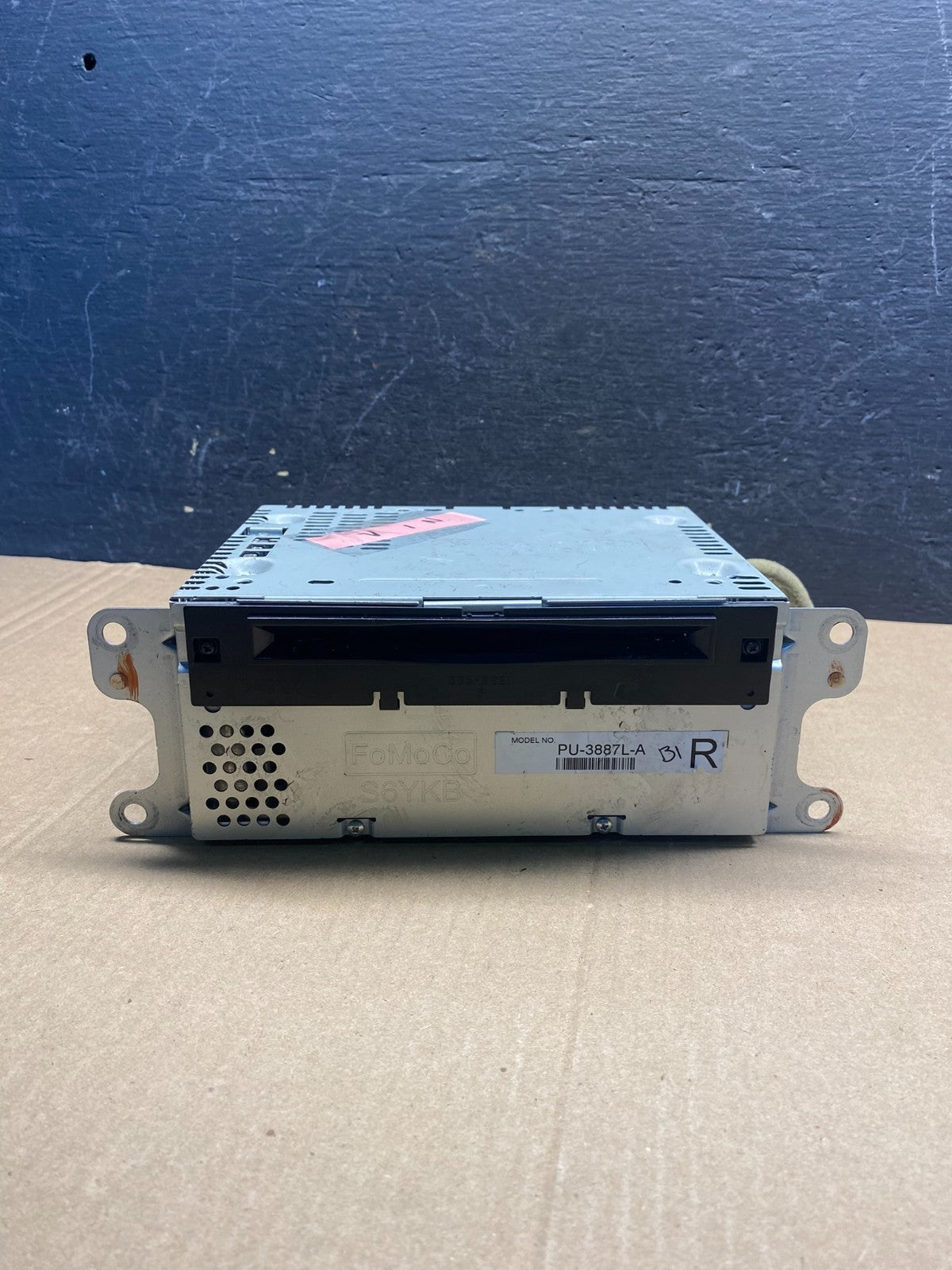 2012 to 2014 Ford Edge AM/FM Radio Reciever AE7505 DW0