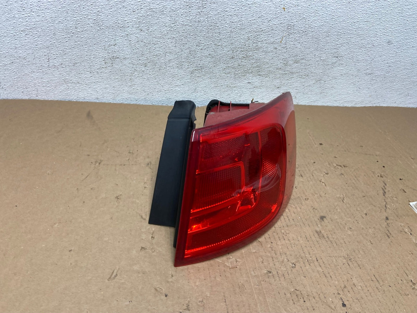 2011 to 2014 Volkswagen Jetta Right Passenger Rh Side Tail Light AD8015 LK2